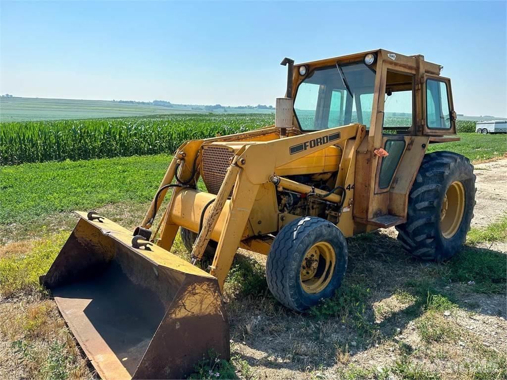 Ford 445 Traktorok