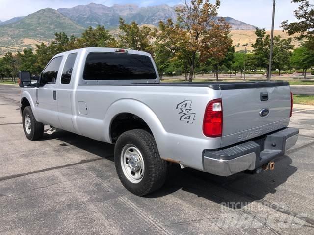 Ford F-250 Kis teherszállító/Platós kocsi