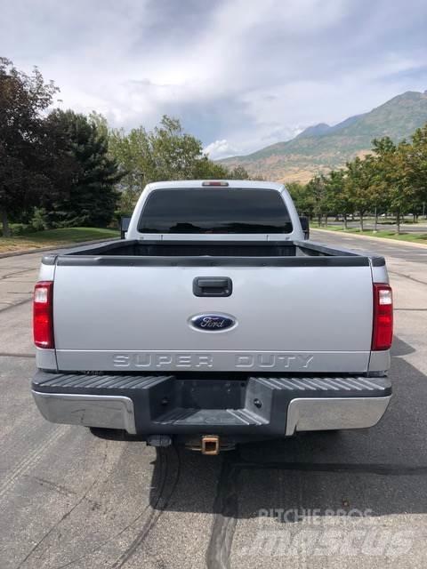 Ford F-250 Kis teherszállító/Platós kocsi