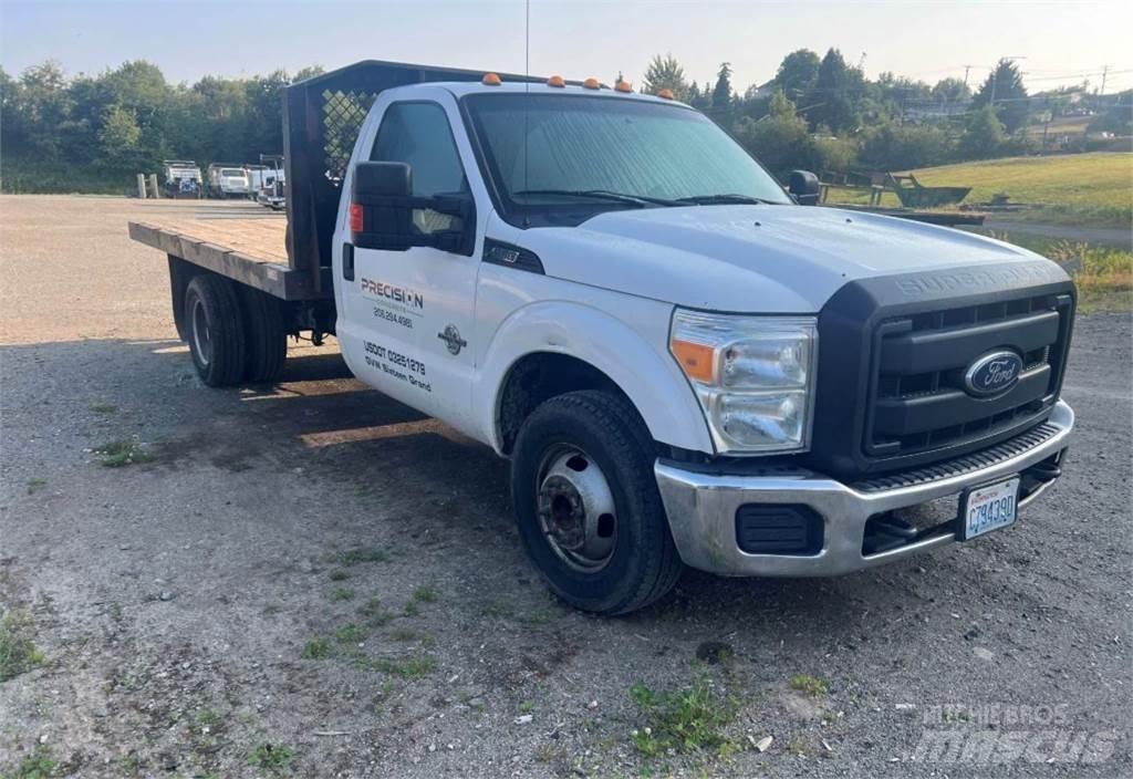 Ford F-350 Platós / Ponyvás teherautók