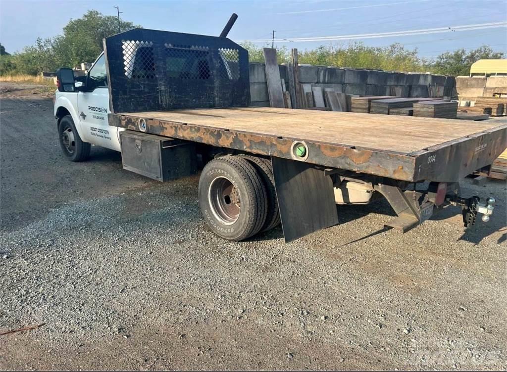 Ford F-350 Platós / Ponyvás teherautók