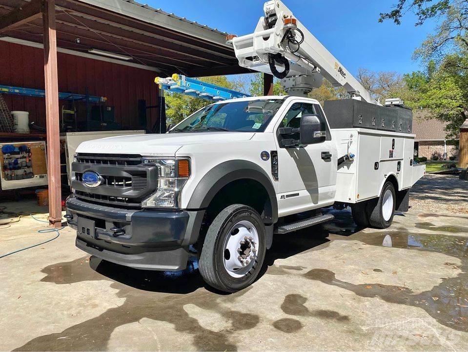 Ford F-450 Teherautóra szerelt emelők és állványok