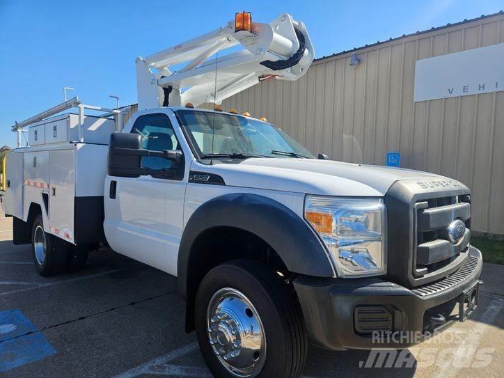Ford F-450 Teherautóra szerelt emelők és állványok