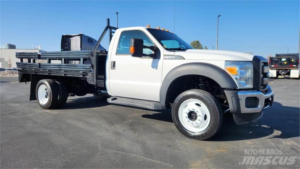 Ford F-550 Állatszállító teherautók