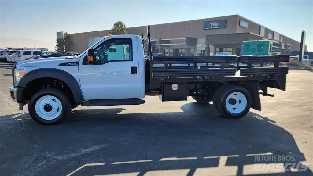 Ford F-550 Állatszállító teherautók