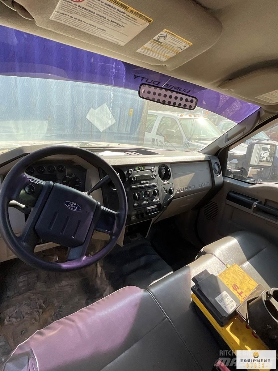 Ford F-550 Közúti karbantartó haszongépek