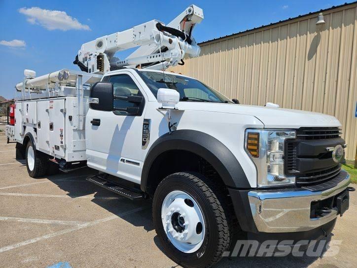 Ford F-550 Teherautóra szerelt emelők és állványok