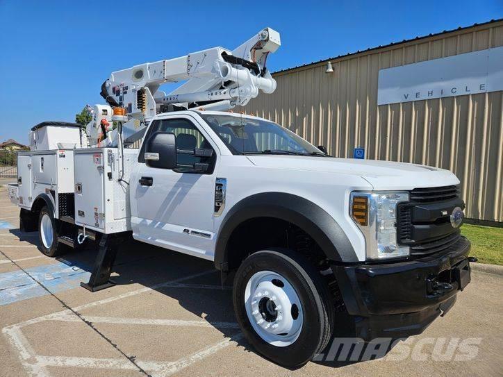 Ford F-550 Teherautóra szerelt emelők és állványok