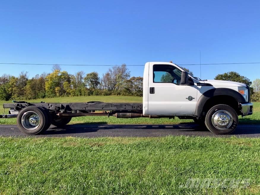 Ford F-550 Fülkés alváz