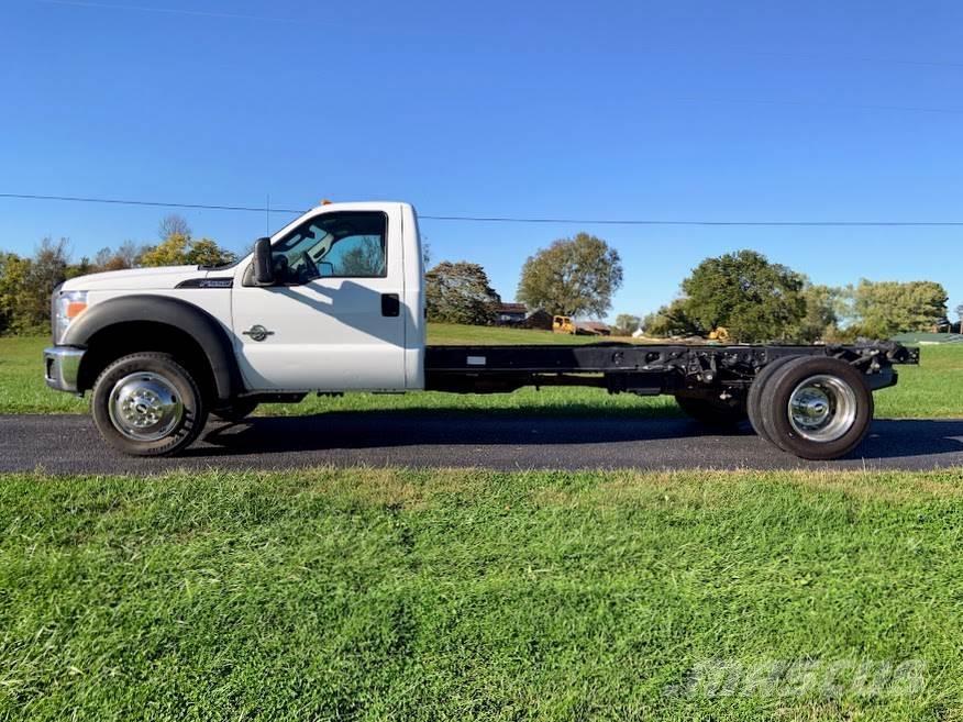 Ford F-550 Fülkés alváz