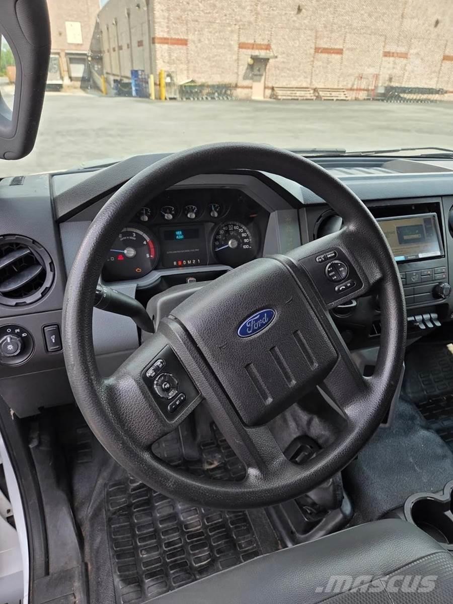 Ford F-650 Dobozos teherautók