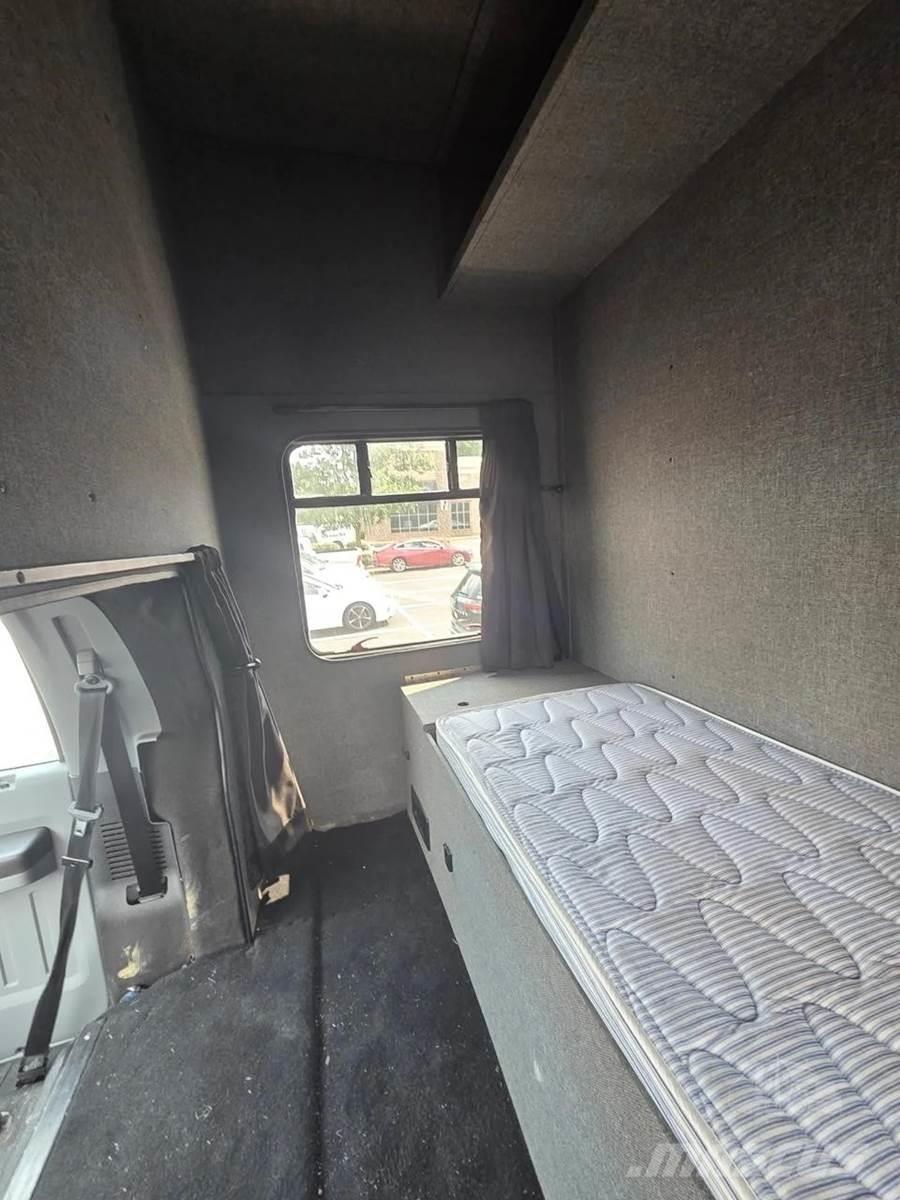 Ford F-650 Dobozos teherautók