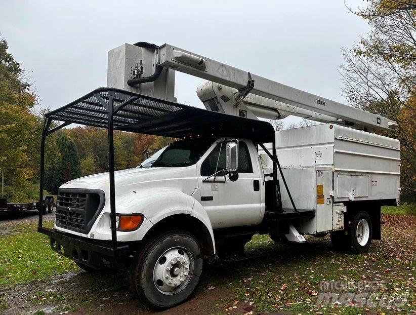 Ford F-750 Teherautóra szerelt emelők és állványok