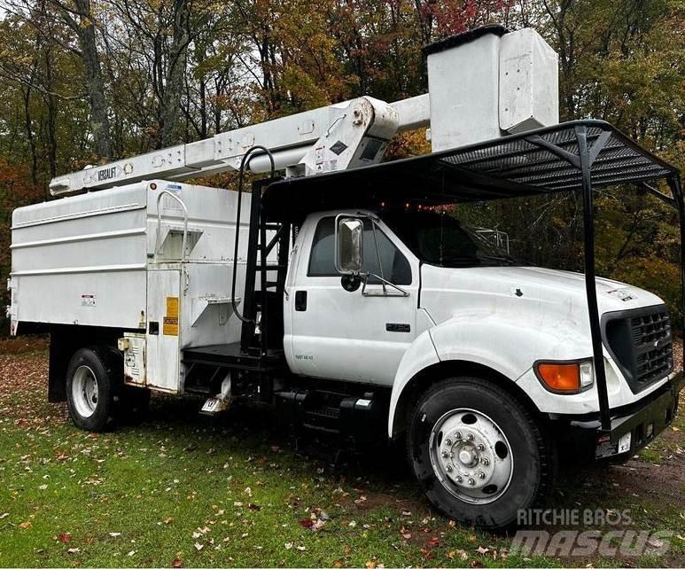 Ford F-750 Teherautóra szerelt emelők és állványok