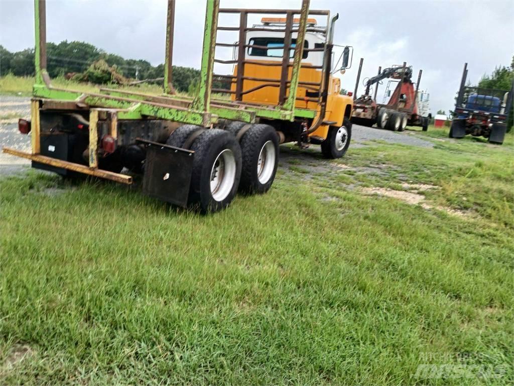 Ford L8000 Rönkszállító teherautók