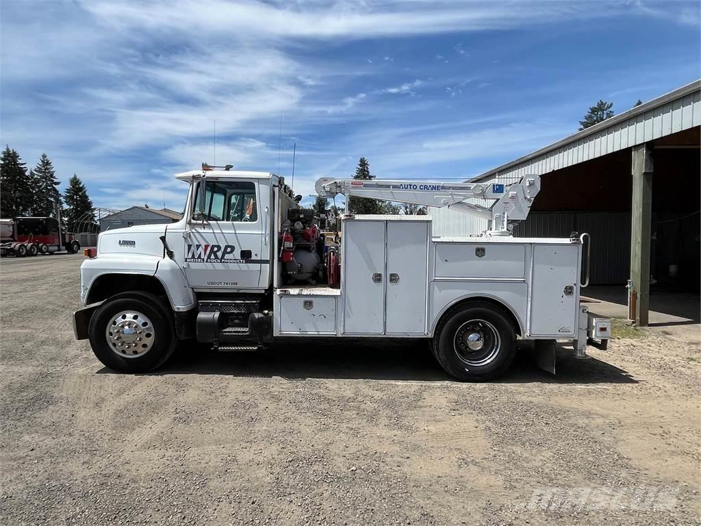 Ford L8000 Közúti karbantartó haszongépek