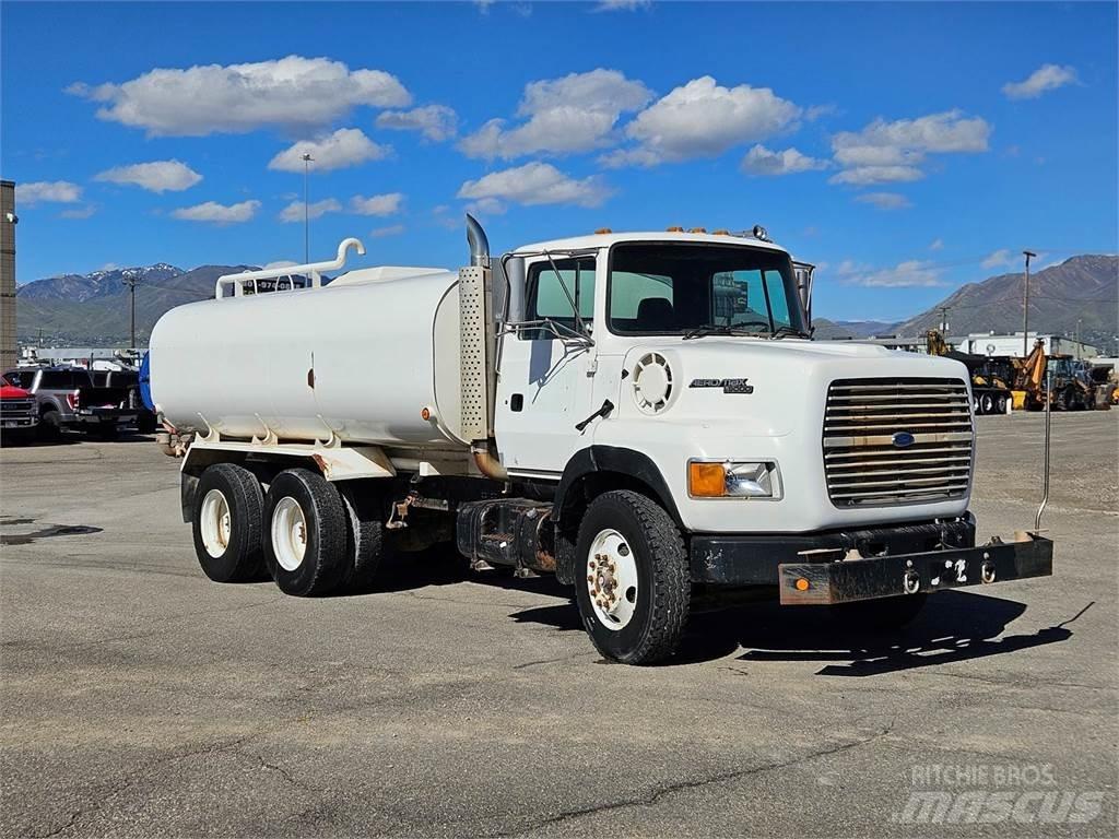 Ford L9000 Tartályos teherautók