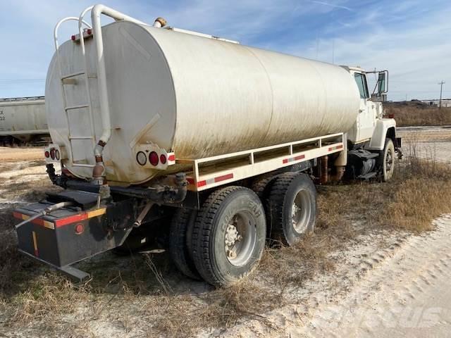 Ford L9000 Tartályos teherautók
