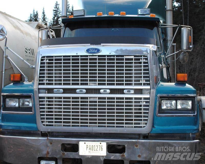 Ford LTL9000 Nyergesvontatók