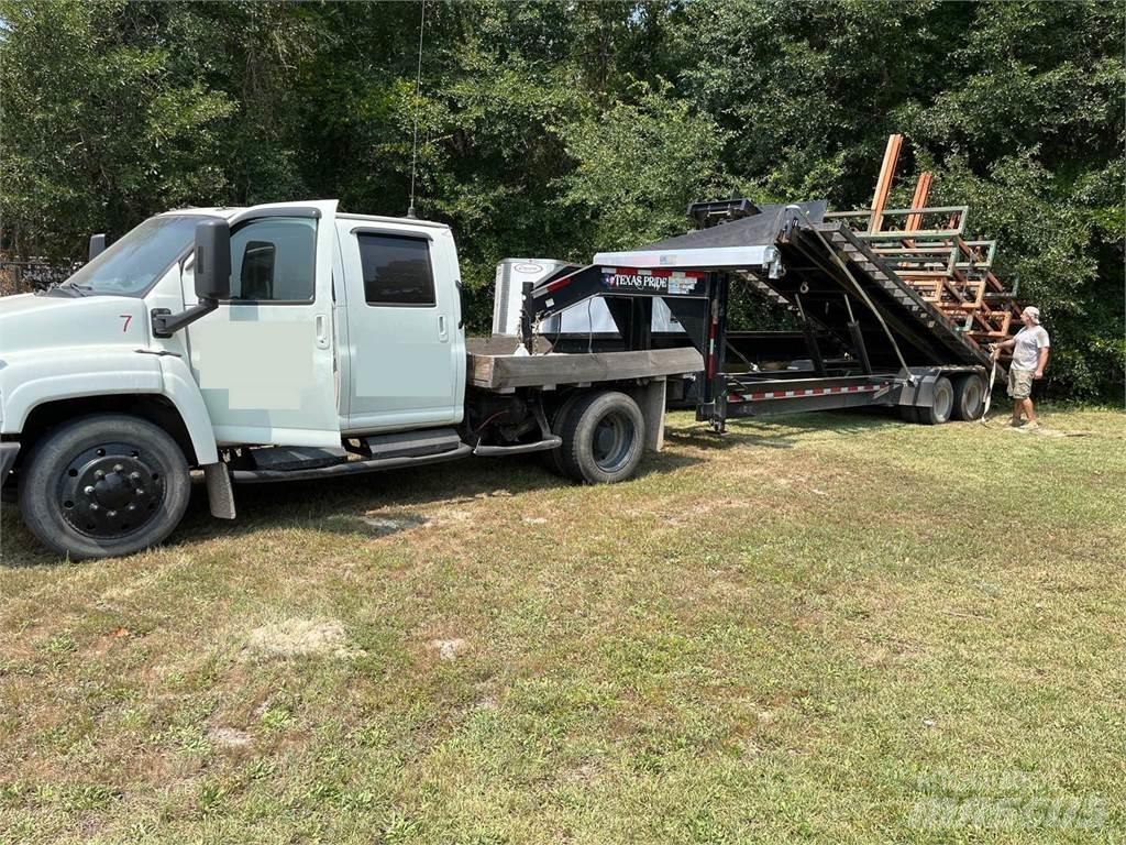 GMC C4500 Platós / Ponyvás teherautók
