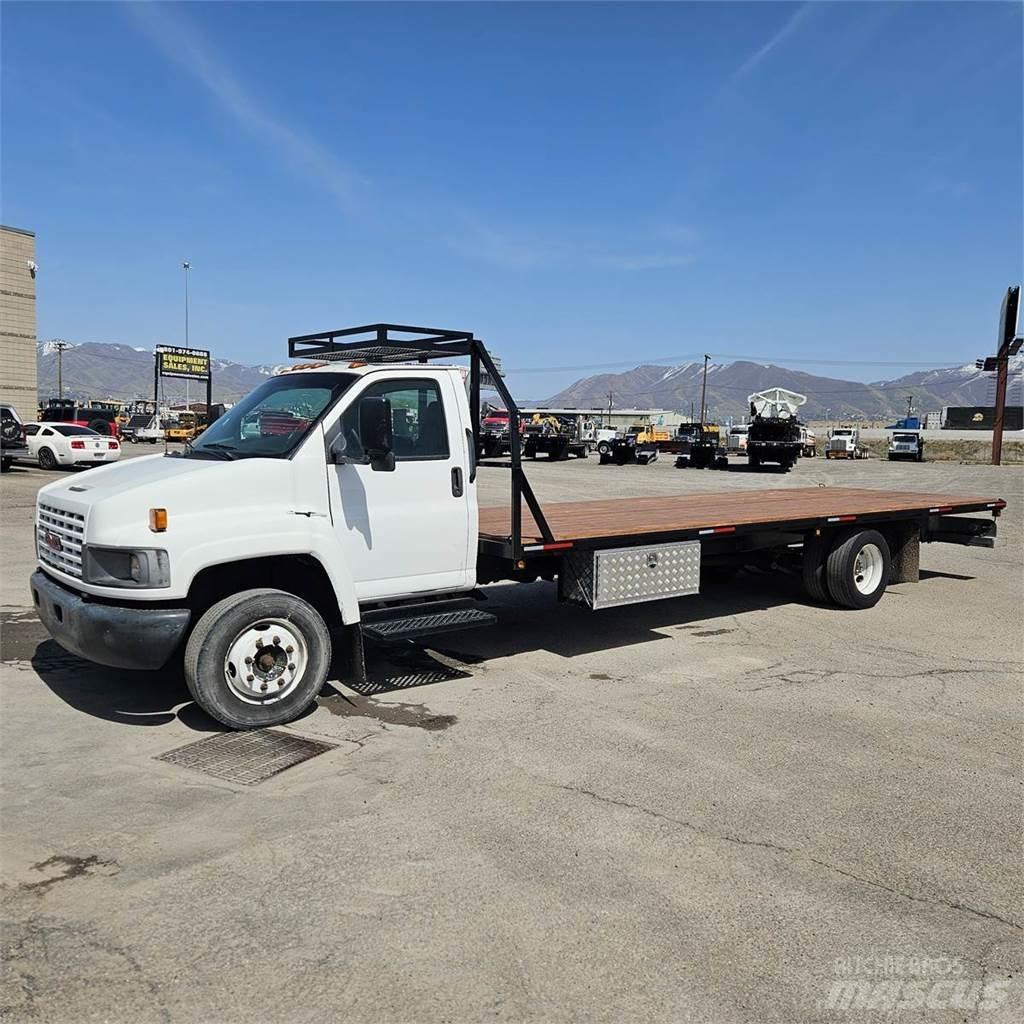 GMC C5500 Platós / Ponyvás teherautók
