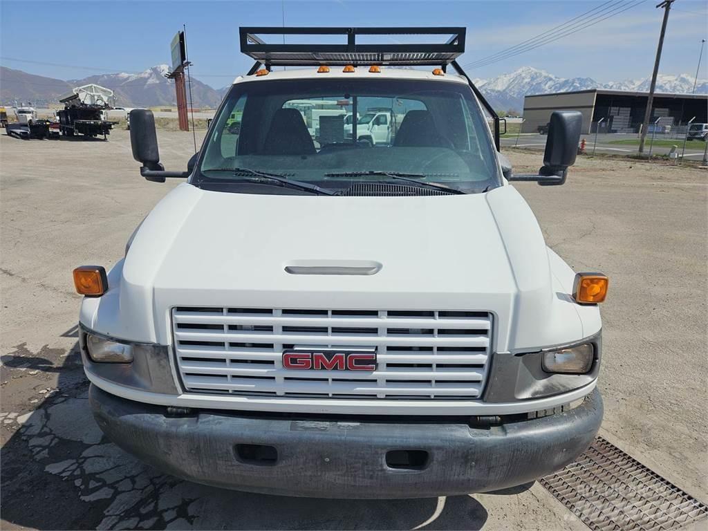 GMC C5500 Platós / Ponyvás teherautók