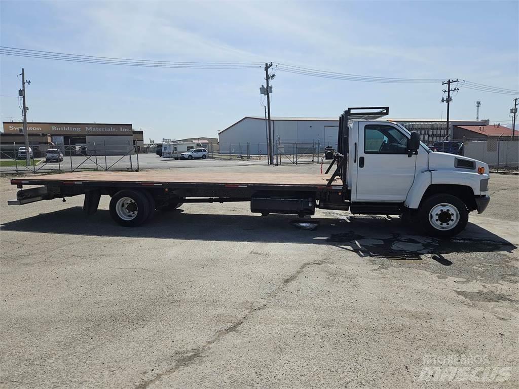 GMC C5500 Platós / Ponyvás teherautók