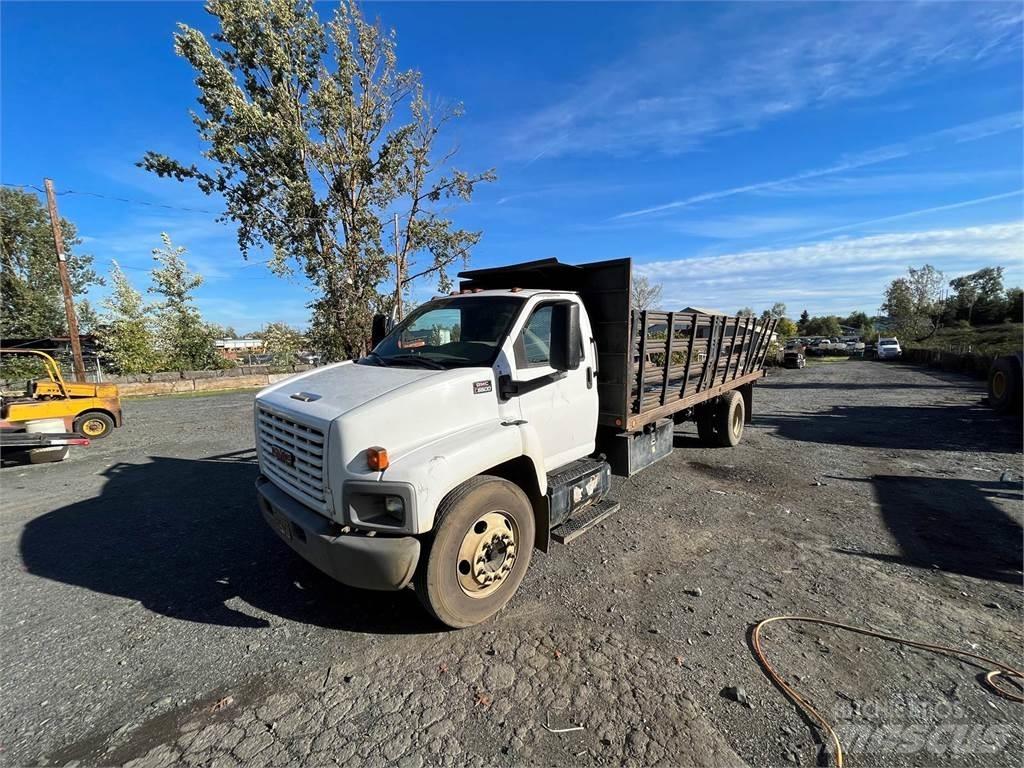 GMC C6500 Platós / Ponyvás teherautók