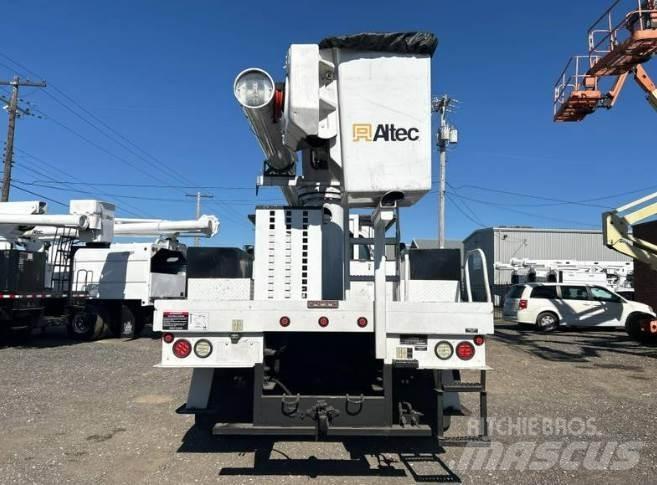 GMC C7500 Teherautóra szerelt emelők és állványok