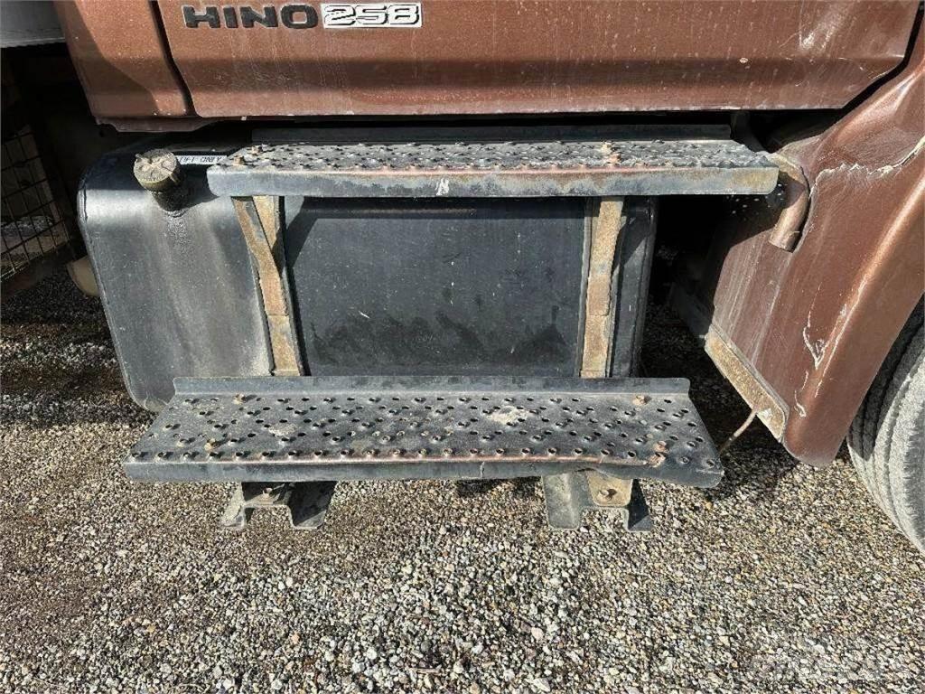 Hino 238 Tartályos teherautók