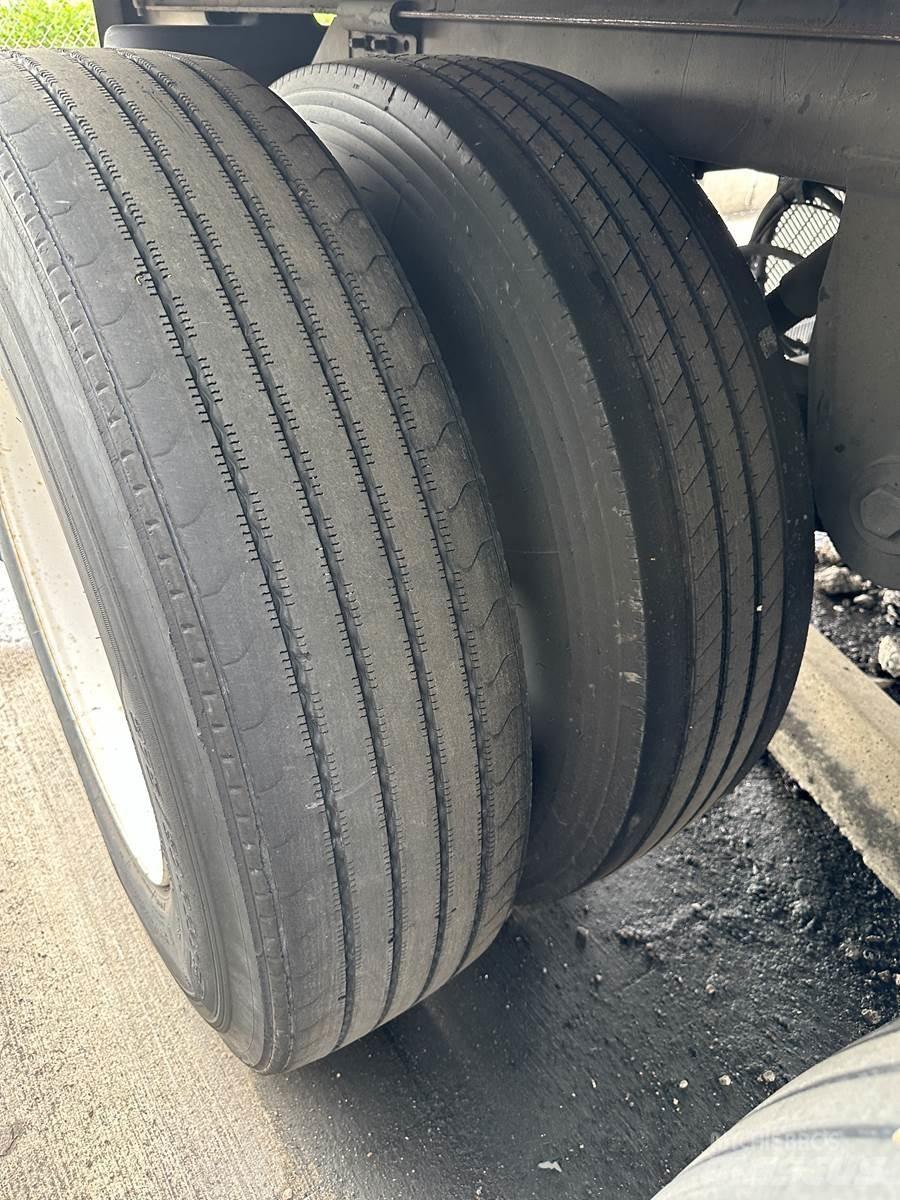 Hyundai  Dobozos pótkocsik