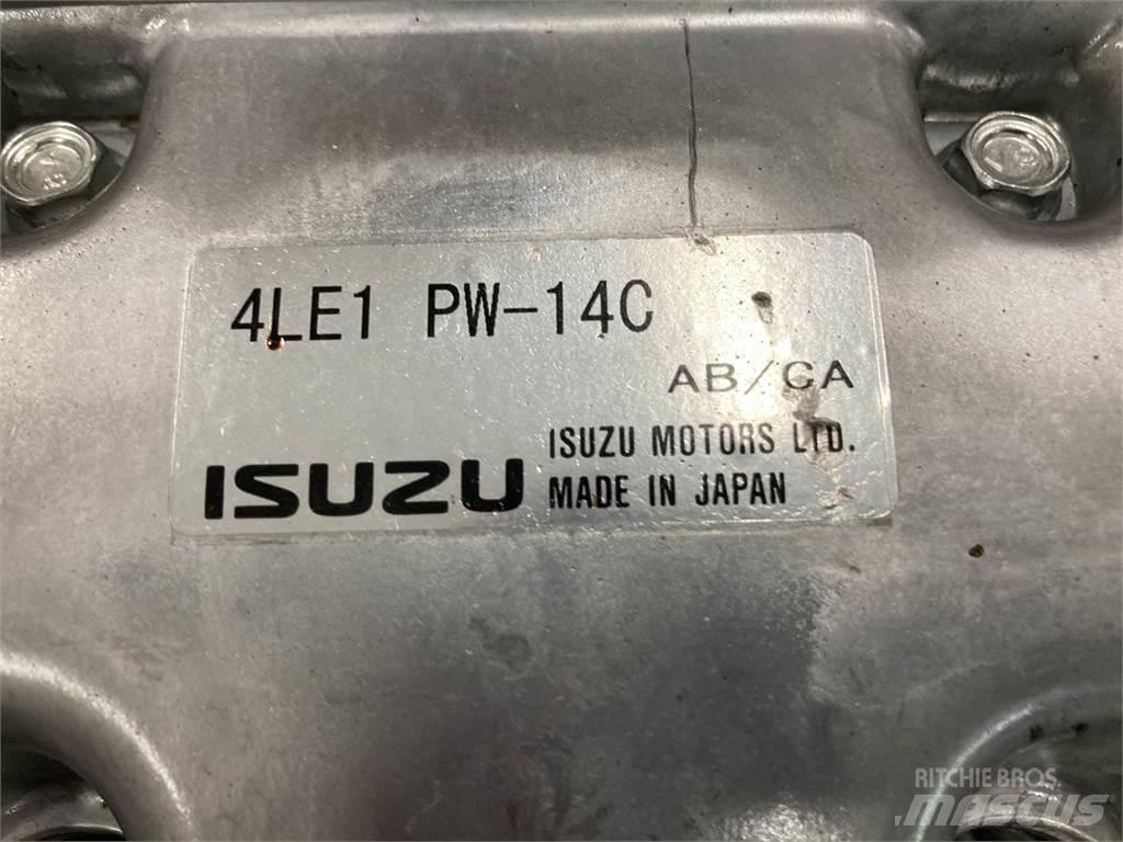 Isuzu  Motorok