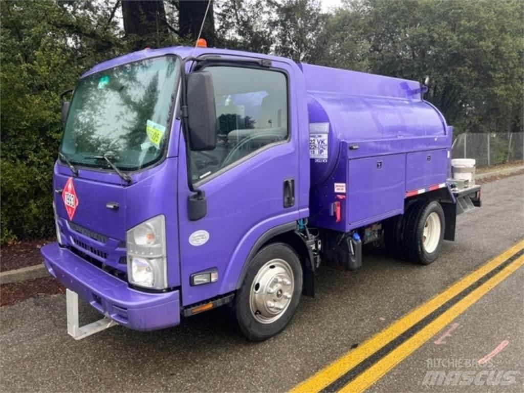 Isuzu NPR Tartályos teherautók