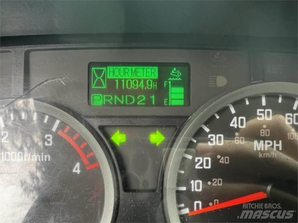 Isuzu NPR Tartályos teherautók