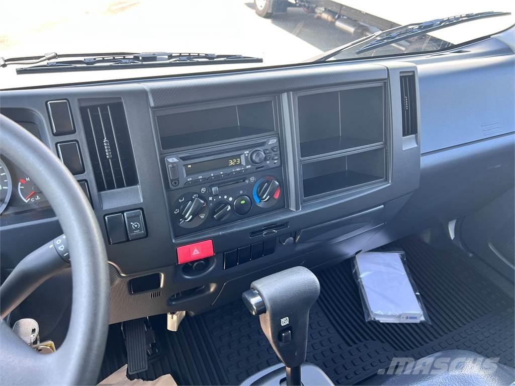 Isuzu NPR Kis teherszállító/Platós kocsi