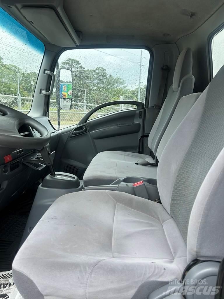 Isuzu NRR Nyergesvontatók