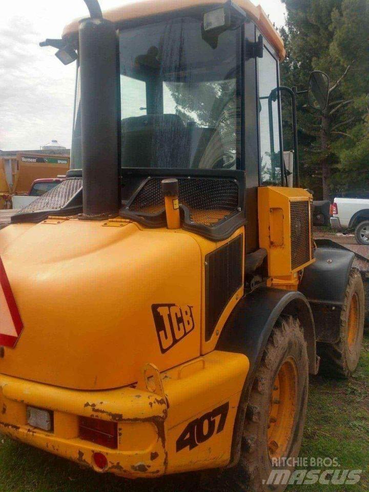 JCB 407 Gumikerekes homlokrakodók