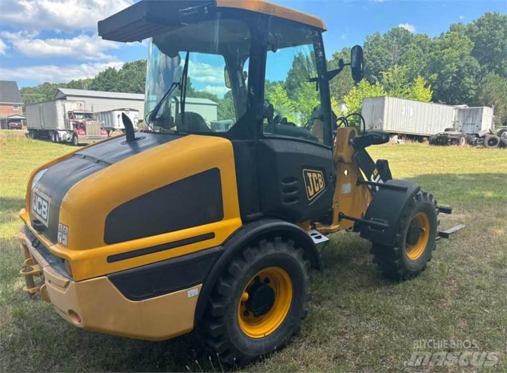 JCB 407 Gumikerekes homlokrakodók