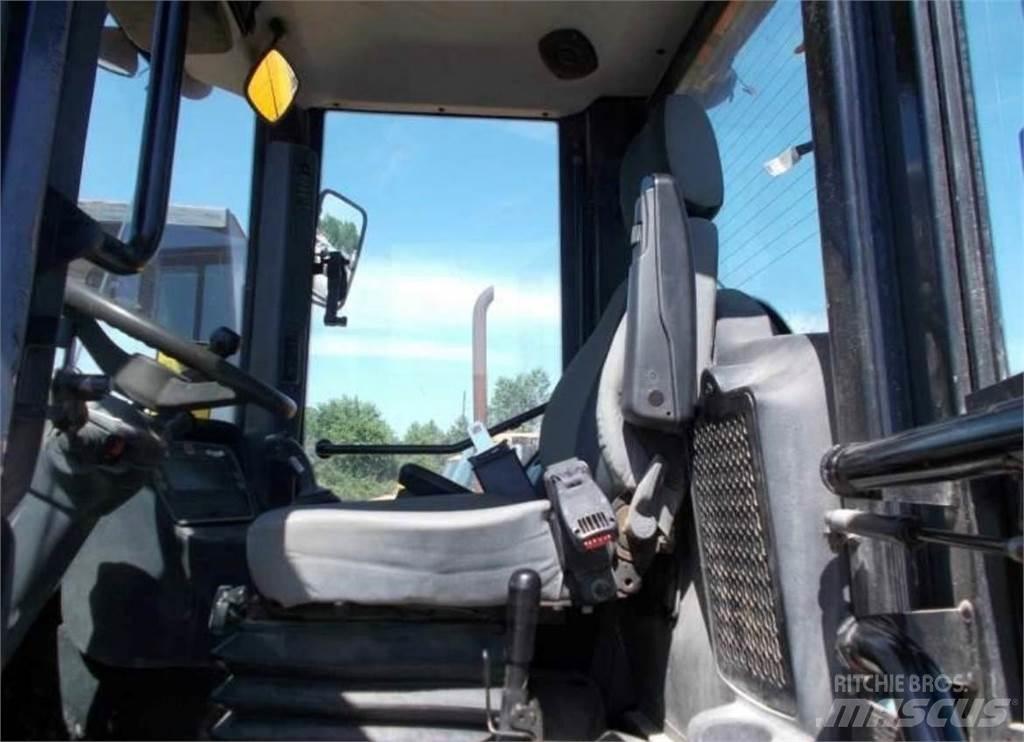 JCB 416 HT Gumikerekes homlokrakodók