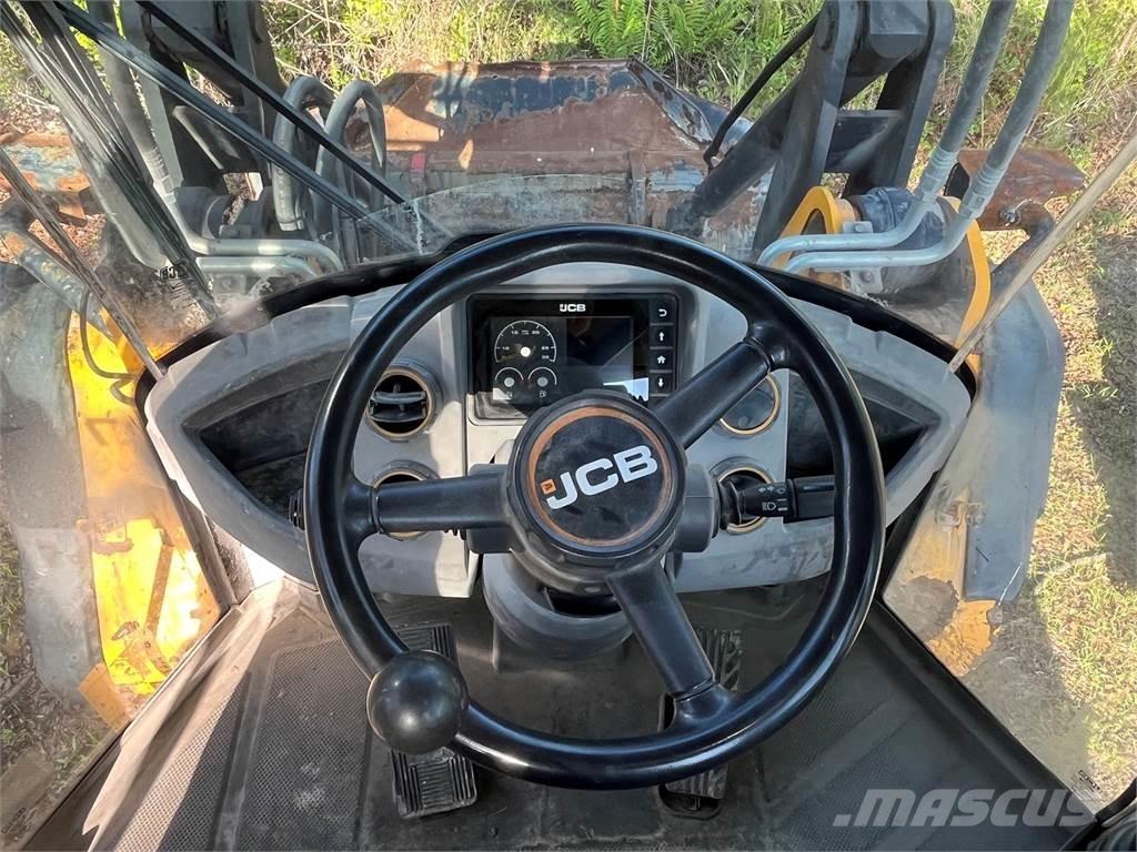 JCB 427HT Gumikerekes homlokrakodók