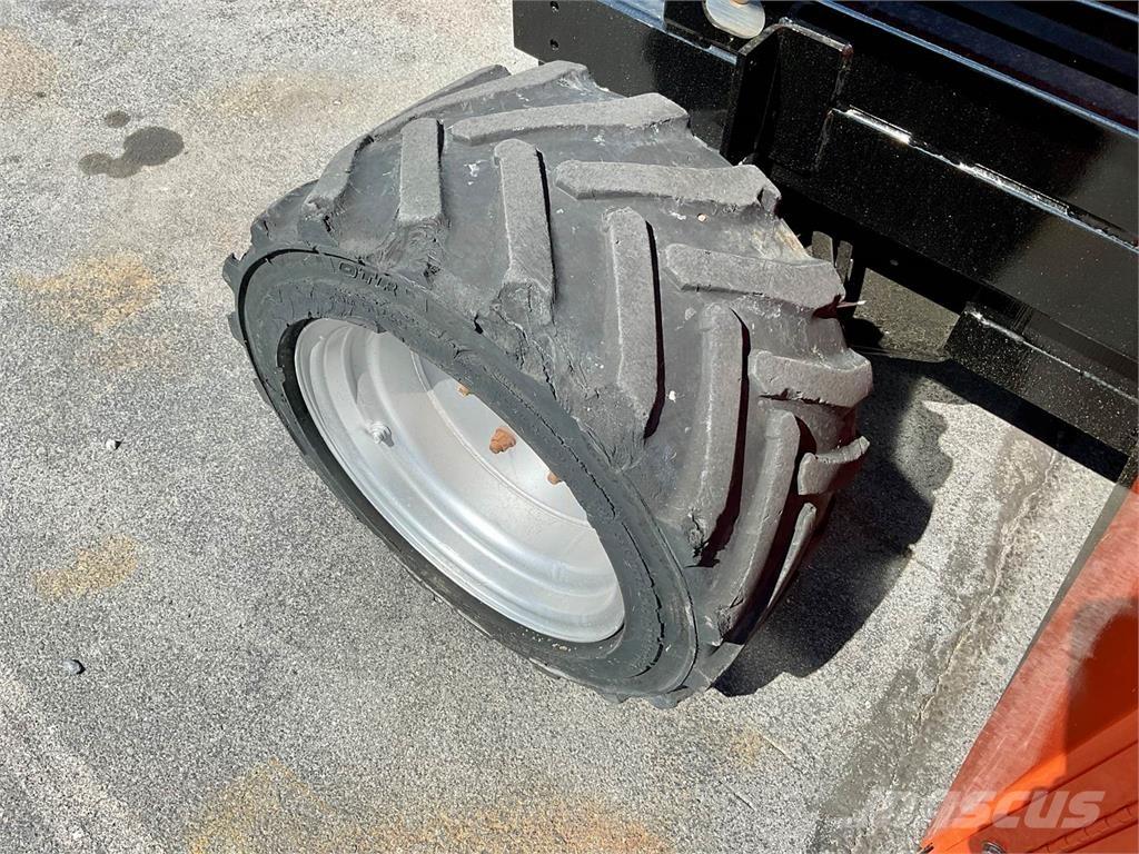 JLG 260MRT Ollós emelők