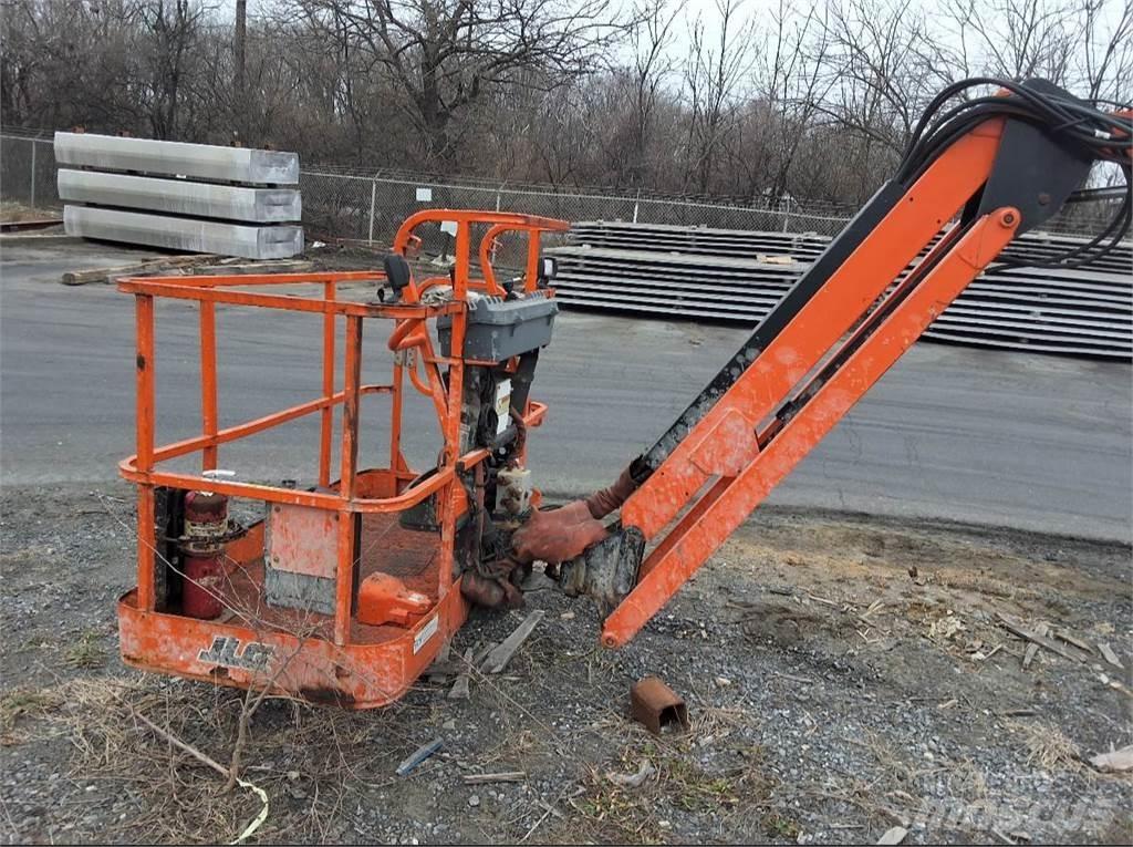 JLG 600AJ Karos emelők