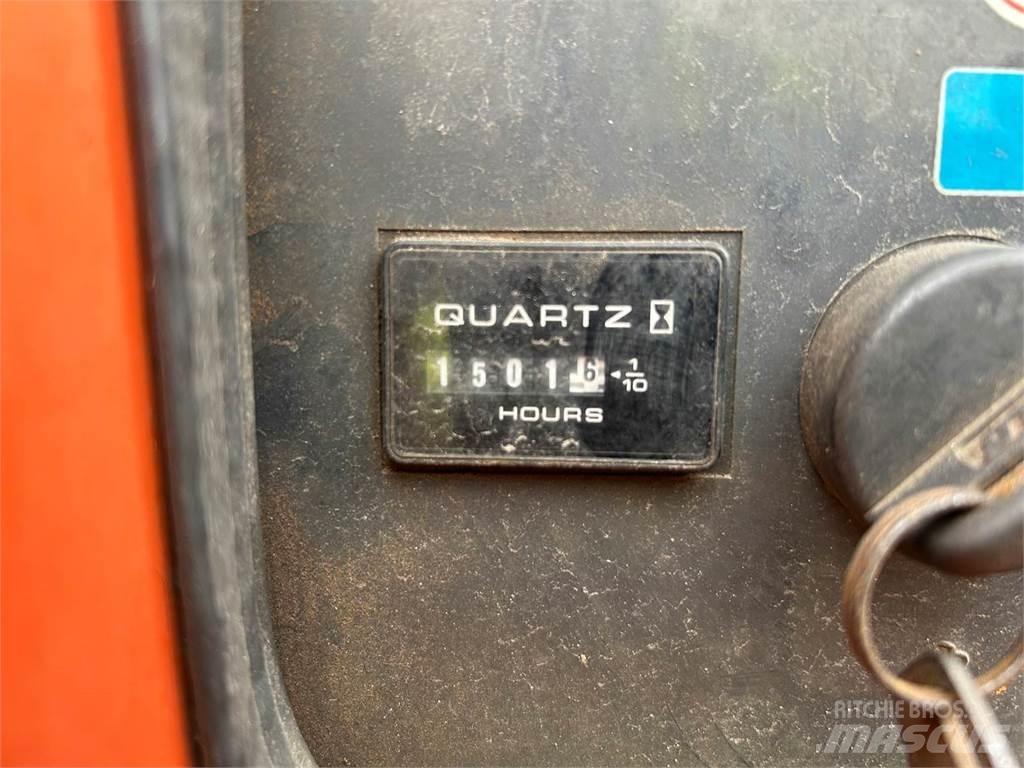 JLG 600AJ Karos emelők
