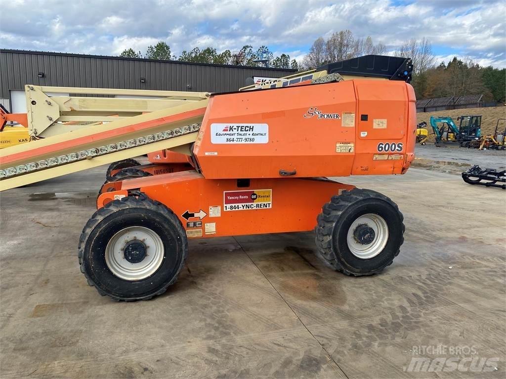 JLG 600S Teleszkópos emelők