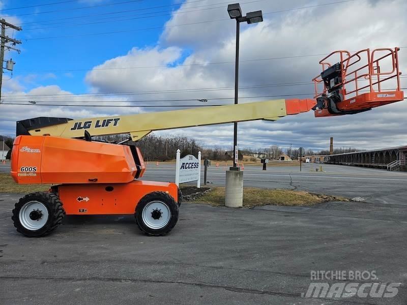 JLG 600S Teleszkópos emelők