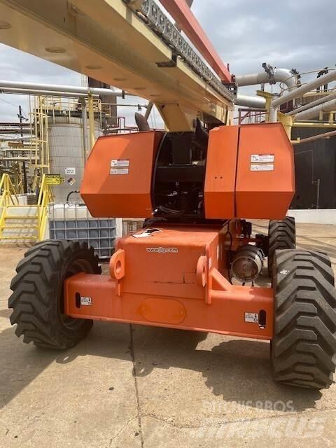 JLG 860SJ Karos emelők
