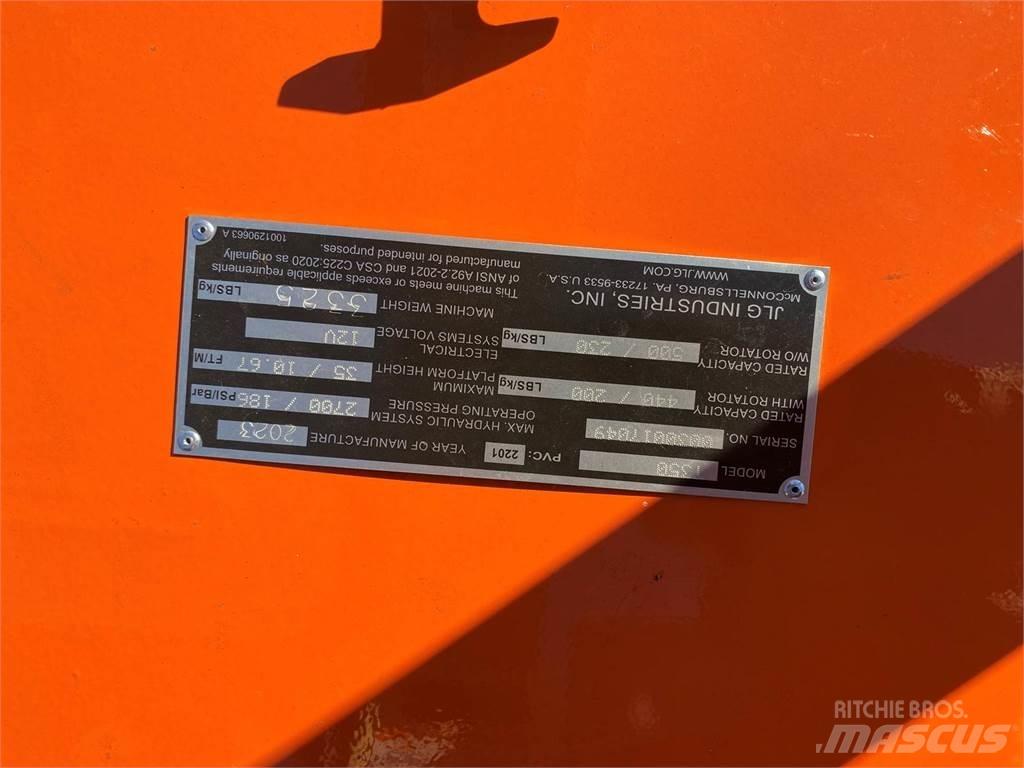 JLG T350 Pótkocsira szerelt emelők és állványok