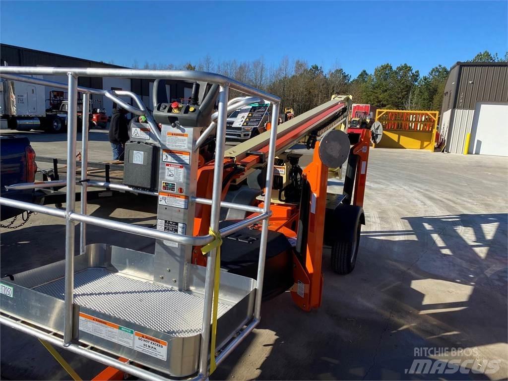 JLG T350 Pótkocsira szerelt emelők és állványok