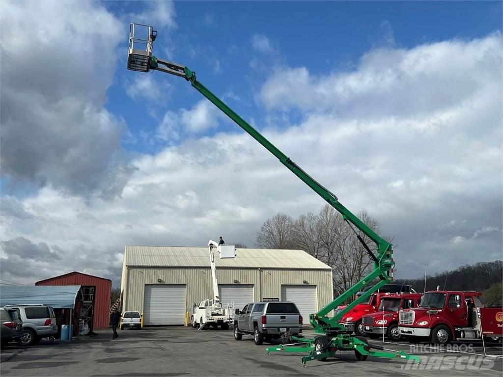 JLG T500J Pótkocsira szerelt emelők és állványok
