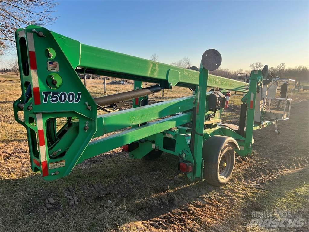 JLG T500J Pótkocsira szerelt emelők és állványok